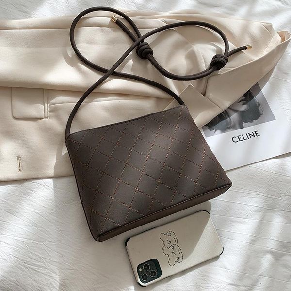small bag female 2021 fashion rhombus wild simple bucket korean version large capacity single shoulder messenger cosmetic bags & cases
small bag female 2021 fashion rhombus wild simple bucket korean version large capacity single shoulder messenger cosmetic bags & cases