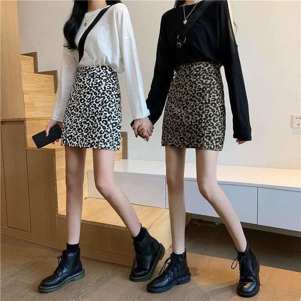 spring and summer ins temperament retro leopard print split half length skirt high waist a-line show thin package hip skirts, Black
spring and summer ins temperament retro leopard print split half length skirt high waist a-line show thin package hip skirts, Black