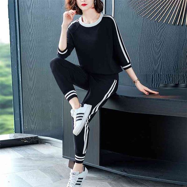 summer stripe knitted 2 peice set women short sleeve o-neck pullover + knit sweatpants casual fashion tracksuit female 210522, White
summer stripe knitted 2 peice set women short sleeve o-neck pullover + knit sweatpants casual fashion tracksuit female 210522, White