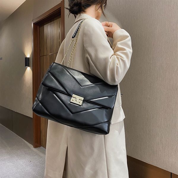 famous designer large capacity chain bag for women 2021 new fashion shoulder crossbody bags lady fashionable purses and handbags
famous designer large capacity chain bag for women 2021 new fashion shoulder crossbody bags lady fashionable purses and handbags