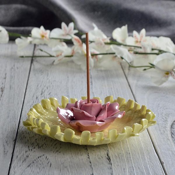 fragrance lamps beautiful flower shaped incense burner ceramic censer stick holder use in the home office teahouse creative decor
fragrance lamps beautiful flower shaped incense burner ceramic censer stick holder use in the home office teahouse creative decor
