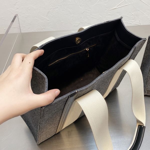 designer bags cross body totes ladies nylon bag shoulder tote luxury handbags new fashion high-quality female purse with exquisite packaging
designer bags cross body totes ladies nylon bag shoulder tote luxury handbags new fashion high-quality female purse with exquisite packaging