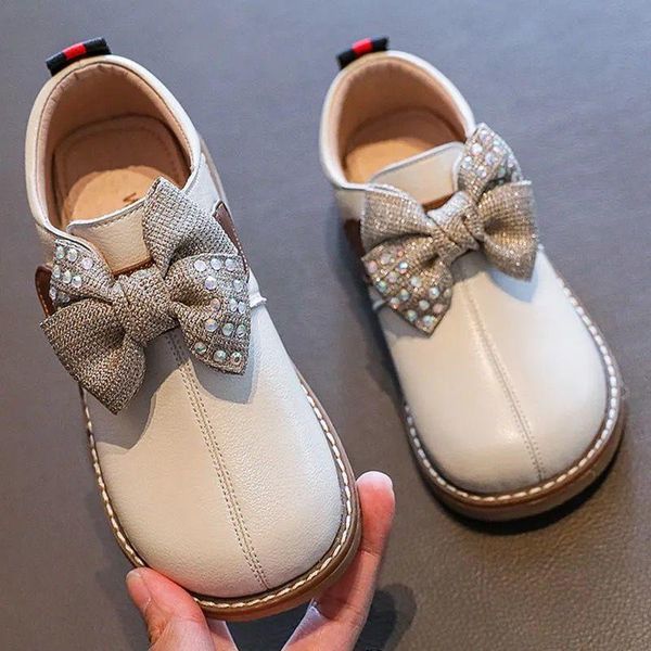 spring and autumn children' leather shoes all-match comfortable soft sole girl princess flat, Black;grey
spring and autumn children' leather shoes all-match comfortable soft sole girl princess flat, Black;grey