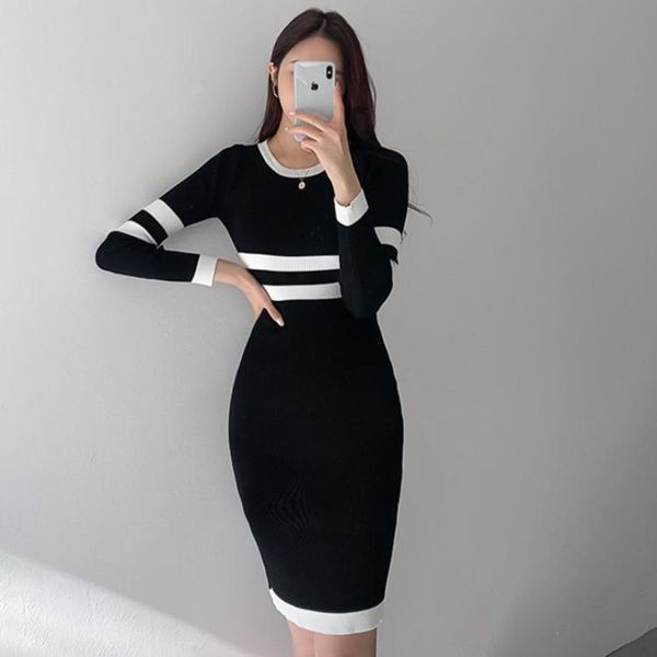 casual dresses autumn winter women knitting slim black stripe stretch long-sleeved elegant sweater pencil dress female, Black;gray
casual dresses autumn winter women knitting slim black stripe stretch long-sleeved elegant sweater pencil dress female, Black;gray