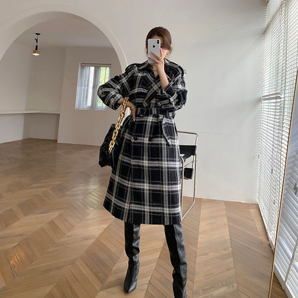 blends woman chess winter 50s 6060s vintage lapel seatbelt lady in strapped up warm woolen jacket, Black
blends woman chess winter 50s 6060s vintage lapel seatbelt lady in strapped up warm woolen jacket, Black
