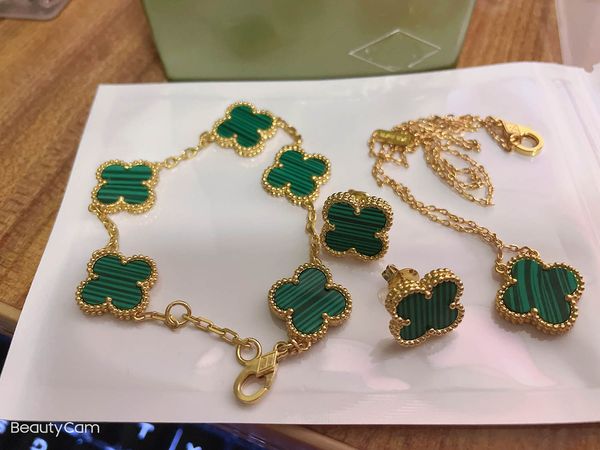 van fashion classic 4/four leaf clover stud earring,bracelet&necklace set pendant clavicle chain 18k gold agate mother-of-pear for women&gir, Black
van fashion classic 4/four leaf clover stud earring,bracelet&necklace set pendant clavicle chain 18k gold agate mother-of-pear for women&gir, Black