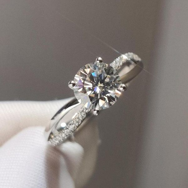 9k white gold moissanite ring luxurious round cut romantic engagement gift anniversary cluster rings, Golden;silver
9k white gold moissanite ring luxurious round cut romantic engagement gift anniversary cluster rings, Golden;silver
