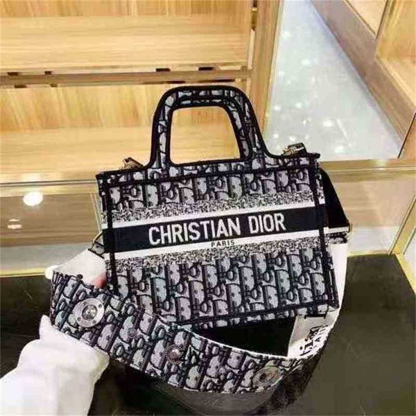 2021 new net red tote bag lock edge canvas embroidery large capacity fashion versatile one shoulder shopping zly women's presbyopia
2021 new net red tote bag lock edge canvas embroidery large capacity fashion versatile one shoulder shopping zly women's presbyopia