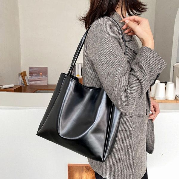 cross body large capacity simple shoulder bag for women solid black purses and handbags sac femme shopping 2021 casual tote
cross body large capacity simple shoulder bag for women solid black purses and handbags sac femme shopping 2021 casual tote