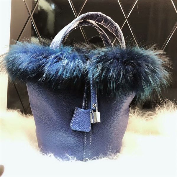 autumn and winter new real fox hairy vegetable basket baotou layer cowhide litchi pattern portable bucket baozi mother bag tide
autumn and winter new real fox hairy vegetable basket baotou layer cowhide litchi pattern portable bucket baozi mother bag tide
