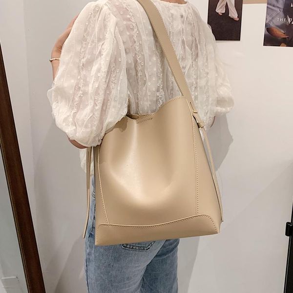 evening bags big cause tote for women 2021 soft patchwork pu leather bucket bag brand design handbag large female shoulder hobo sac
evening bags big cause tote for women 2021 soft patchwork pu leather bucket bag brand design handbag large female shoulder hobo sac