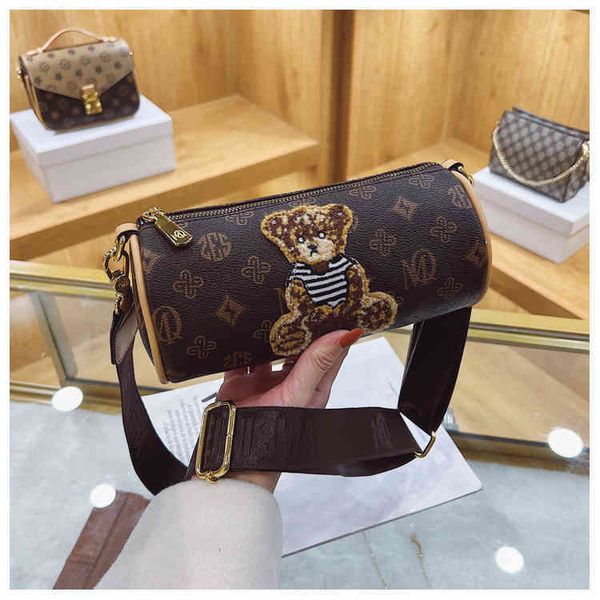 2022 factory wholesale women's diamond shoulder large capacity hand commuter tote bag live broadcast bag
2022 factory wholesale women's diamond shoulder large capacity hand commuter tote bag live broadcast bag