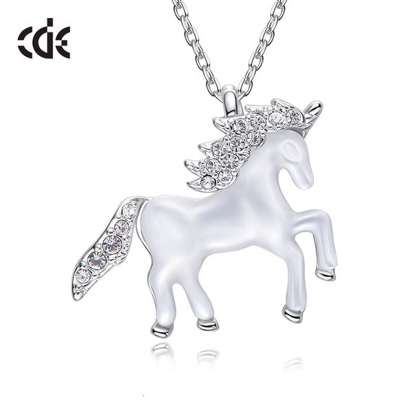 necklace women's inlaid with artificial zircon unicorn pendant, Silver 
necklace women's inlaid with artificial zircon unicorn pendant, Silver
