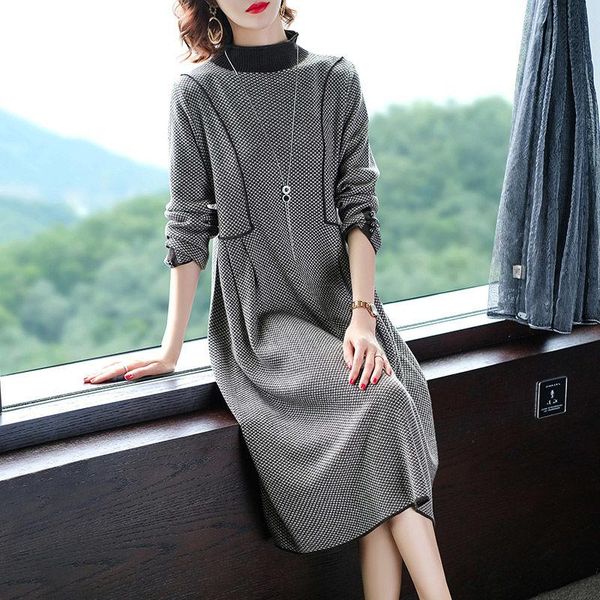 casual dresses women 2021 autumn winter plaid knitted female fashion knee-length dress ladies vintage turtleneck sweater p97, Black;gray
casual dresses women 2021 autumn winter plaid knitted female fashion knee-length dress ladies vintage turtleneck sweater p97, Black;gray