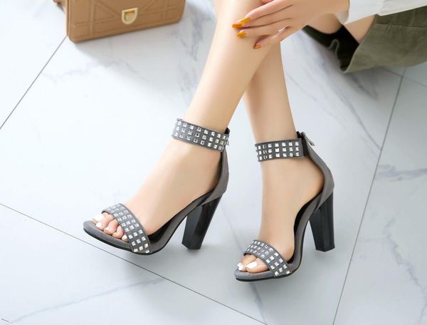 spring hole shoes imported a diamond decoration european and american style sandals, Black
spring hole shoes imported a diamond decoration european and american style sandals, Black