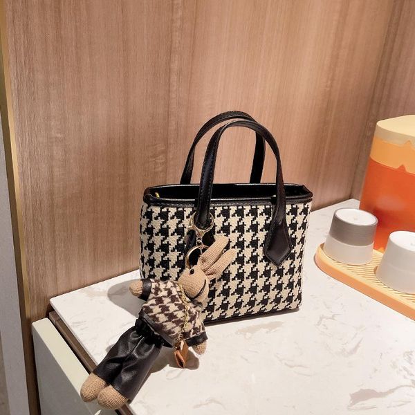 evening bags 2021 women trendy handbag niche design luxury bag small shoulder messenger fashion houndstooth
evening bags 2021 women trendy handbag niche design luxury bag small shoulder messenger fashion houndstooth
