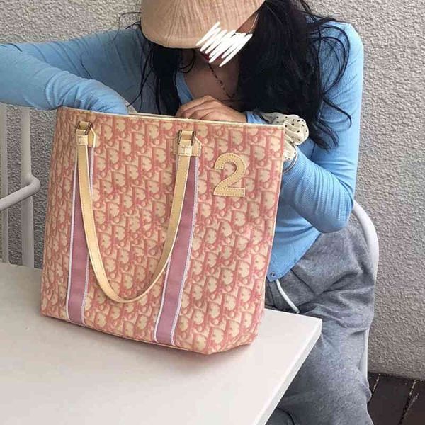 luxury herme handbags and storage 2021 new d family women's bag tote middle ancient versatile fashion korean leather lar
luxury herme handbags and storage 2021 new d family women's bag tote middle ancient versatile fashion korean leather lar