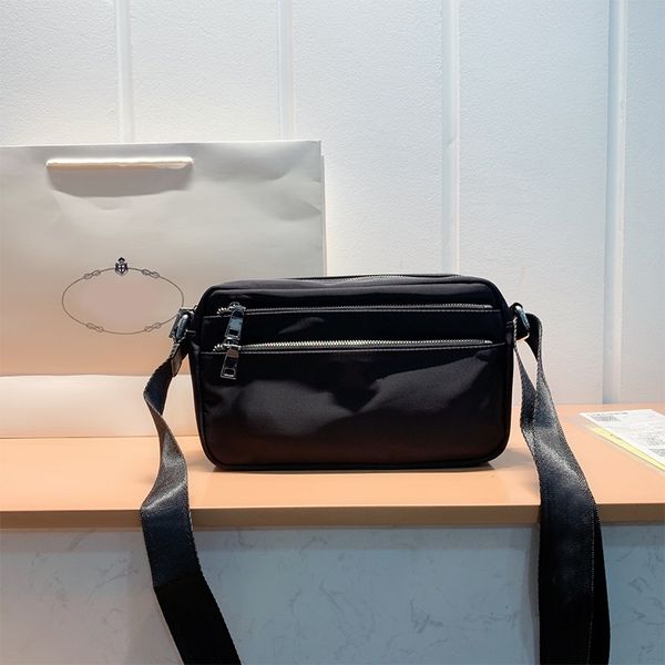 high-quality designer messenger bag waterproof cloth fashion durable shoulder bags exquisite large capacity
high-quality designer messenger bag waterproof cloth fashion durable shoulder bags exquisite large capacity