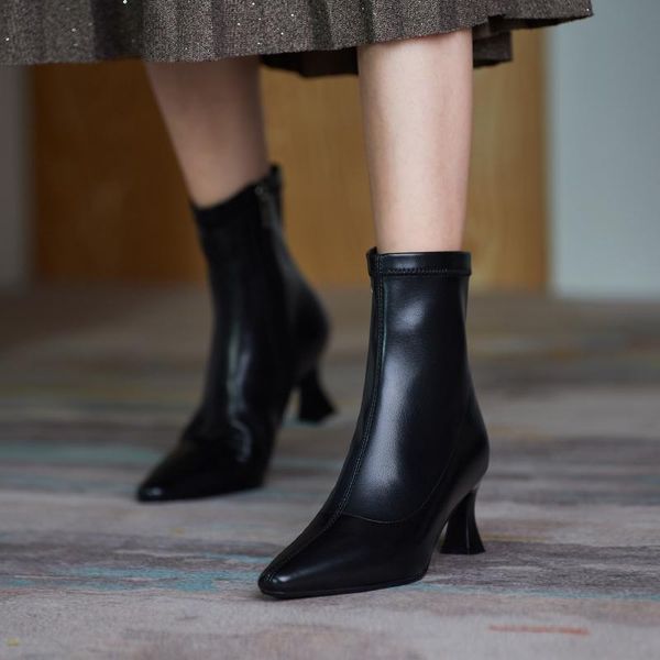 boots 2021 autumn and winter short with elastic leg bag korean version of small, Black
boots 2021 autumn and winter short with elastic leg bag korean version of small, Black
