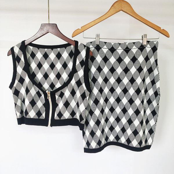 59% off factory outlet store spring and summer contrast plaid sleeveless vest with 2-piece skirt set, White
59% off factory outlet store spring and summer contrast plaid sleeveless vest with 2-piece skirt set, White