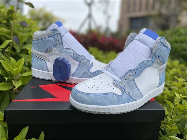 shoes 1 og hyper royal men women sneakers light smoke grey white university blue trainers sports original
shoes 1 og hyper royal men women sneakers light smoke grey white university blue trainers sports original