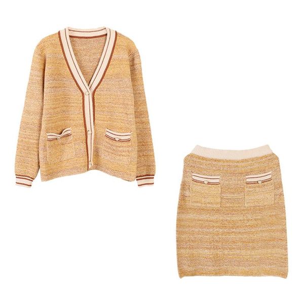 women's vests of fund 2021 autumn winters is crashed a particular color stripe long sleeve knit and skirt two-piece outfit, Black;white
women's vests of fund 2021 autumn winters is crashed a particular color stripe long sleeve knit and skirt two-piece outfit, Black;white