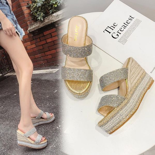 flat shoes female ladies' slippers glitter slides women heels fashion pantofle on a wedge platform jelly high luxury soft 2021, Black
flat shoes female ladies' slippers glitter slides women heels fashion pantofle on a wedge platform jelly high luxury soft 2021, Black