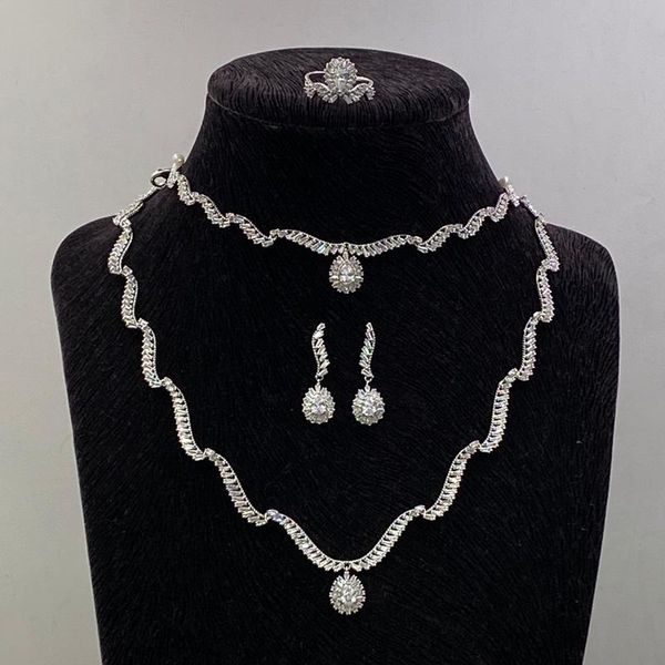 earrings & necklace lanyika jewelry set elegant ripple zirconia micro pave with earrings, bracelet and ring for woman wedding party gifts, Silver
earrings & necklace lanyika jewelry set elegant ripple zirconia micro pave with earrings, bracelet and ring for woman wedding party gifts, Silver