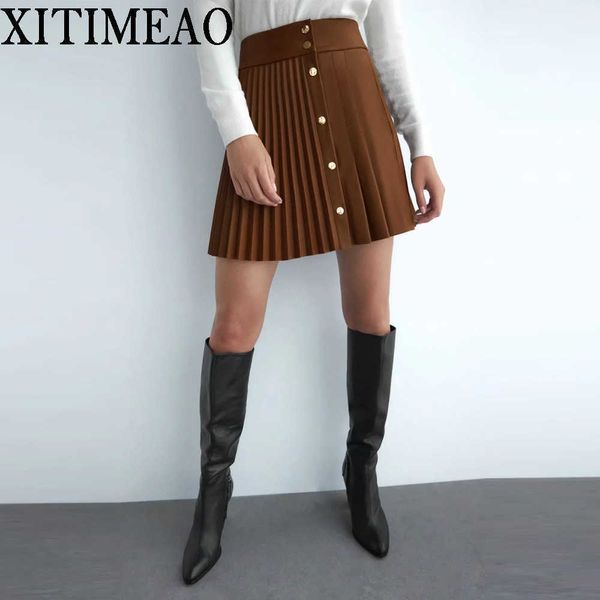 za women chic fashion pleated faux leather mini skirt vintage with metal snap buttons female skirts mujer 210602, Black
za women chic fashion pleated faux leather mini skirt vintage with metal snap buttons female skirts mujer 210602, Black