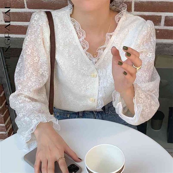 chic soft lace stitching blouse women's spring v-neck hook flower single breasted loose long sleeve shirt 210427, White
chic soft lace stitching blouse women's spring v-neck hook flower single breasted loose long sleeve shirt 210427, White
