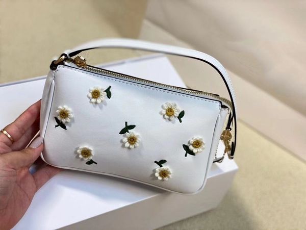 Shoulder Bags Crossbody Onthego Chain Quilted Leather Bag Designer Purse Handbag (19x12x5cm) White Tote Fashion Handbags Nylon Handtasche, Oem
Shoulder Bags Crossbody Onthego Chain Quilted Leather Bag Designer Purse Handbag (19x12x5cm) White Tote Fashion Handbags Nylon Handtasche, Oem