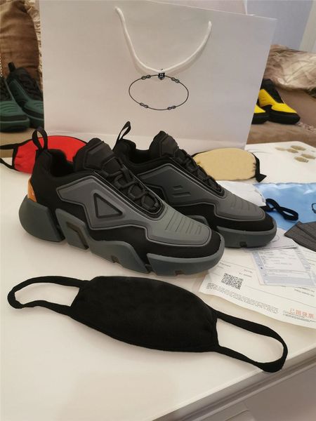 luxurys designers men women casual shoes 2021 capsule series camouflage stylist sneakers with box super light rubber platform shoe, Black
luxurys designers men women casual shoes 2021 capsule series camouflage stylist sneakers with box super light rubber platform shoe, Black