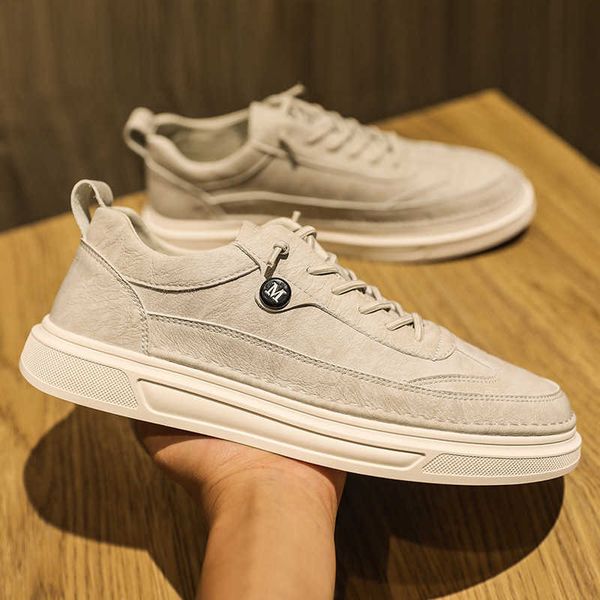 in the autumn of 2021, low super fiber lear rubber outsole trend is fashionable and casual men's board sho, Black
in the autumn of 2021, low super fiber lear rubber outsole trend is fashionable and casual men's board sho, Black
