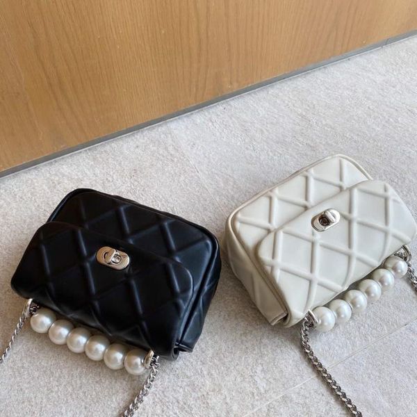 cross body women lattice pattern shoulder bag pearl handle solid pu chain messenger crossbody handbag youth ladies simple versatile sac
cross body women lattice pattern shoulder bag pearl handle solid pu chain messenger crossbody handbag youth ladies simple versatile sac