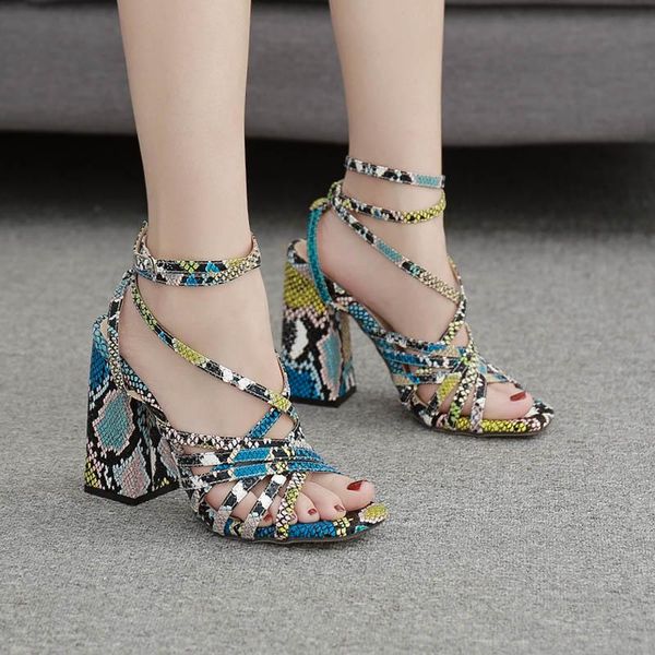 dress shoes 2021 fashion color matching roman cross word with thick sandals female, Black
dress shoes 2021 fashion color matching roman cross word with thick sandals female, Black