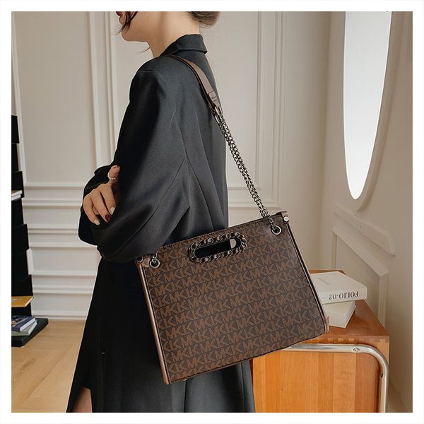 luxury quality tot capacity women 2021 messenger versatile fashion net red envelope autumn and single shoulder bag
luxury quality tot capacity women 2021 messenger versatile fashion net red envelope autumn and single shoulder bag