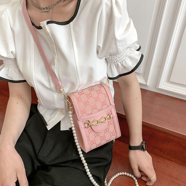 2021 designer retro mini bag coin purse messenger mobile phone bags small fashion print one shoulder handbag female pearl handbags
2021 designer retro mini bag coin purse messenger mobile phone bags small fashion print one shoulder handbag female pearl handbags