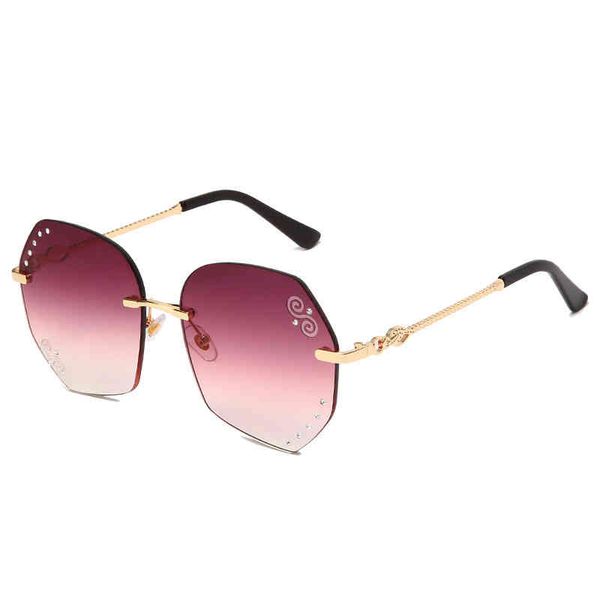 new square framels slice hollowed out irregular diamond inlaid sunglass, White;black
new square framels slice hollowed out irregular diamond inlaid sunglass, White;black