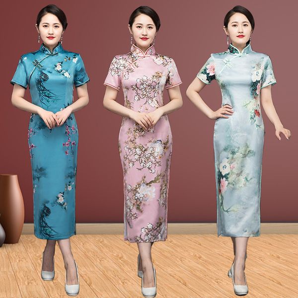 luxury cheongsam in the summer of 2021, made double silk long cheongsam, slim and fashionable short sleeved cheongsam, Blue;red
luxury cheongsam in the summer of 2021, made double silk long cheongsam, slim and fashionable short sleeved cheongsam, Blue;red