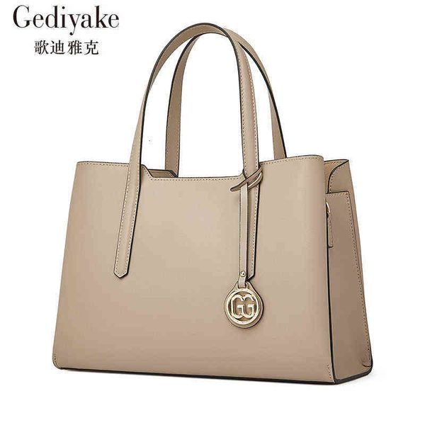 leather women's bag 2022 style simple atmosphere middle-aged mother's wedding large capacity handbag menger
leather women's bag 2022 style simple atmosphere middle-aged mother's wedding large capacity handbag menger