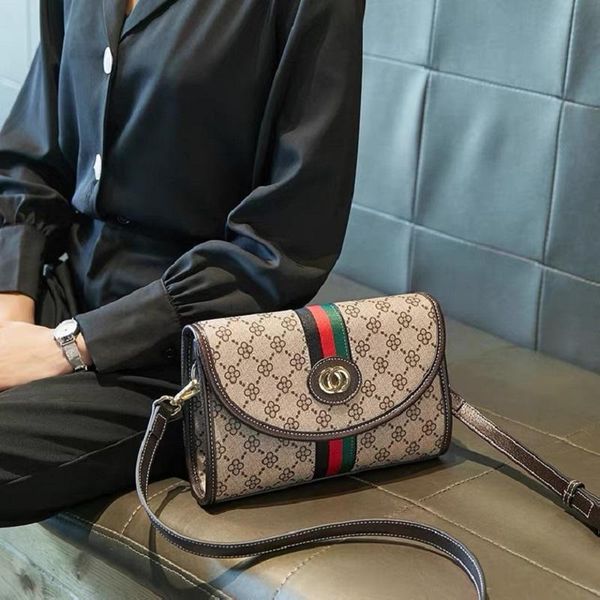 evening bags female bag messenger niche design fashion envelope luxury net red shoulder bag.2021.
evening bags female bag messenger niche design fashion envelope luxury net red shoulder bag.2021.