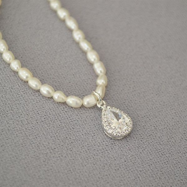 pendant necklaces french gentle soft fresh water rice grain pearl fire color zircon love clavicle chain short necklace, Silver
pendant necklaces french gentle soft fresh water rice grain pearl fire color zircon love clavicle chain short necklace, Silver
