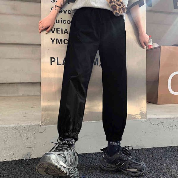 capris cargo high-waisted women loose streetwear baggy tactical hip-hop joggers, black pants, Black;white 
capris cargo high-waisted women loose streetwear baggy tactical hip-hop joggers, black pants, Black;white