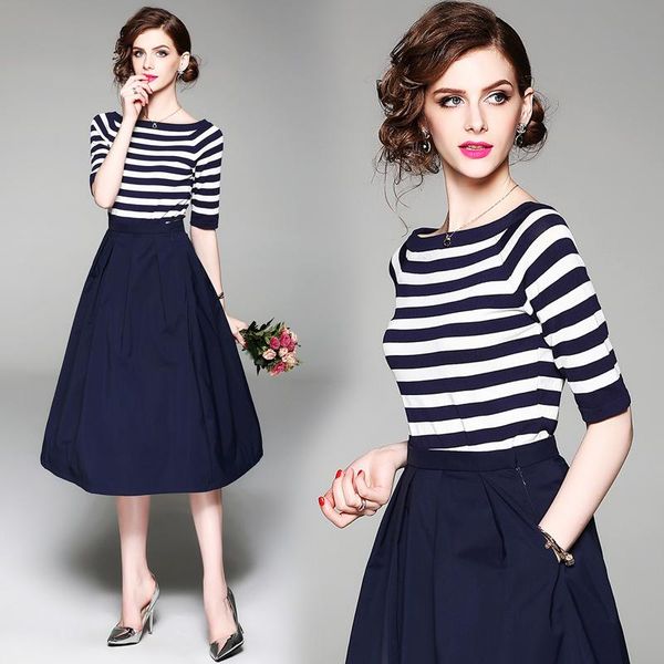 women's tracksuits women half sleeve slash collar off shoulder striped crop knitted t shirt + a line midi skirt two piece set costume f, Gray
women's tracksuits women half sleeve slash collar off shoulder striped crop knitted t shirt + a line midi skirt two piece set costume f, Gray