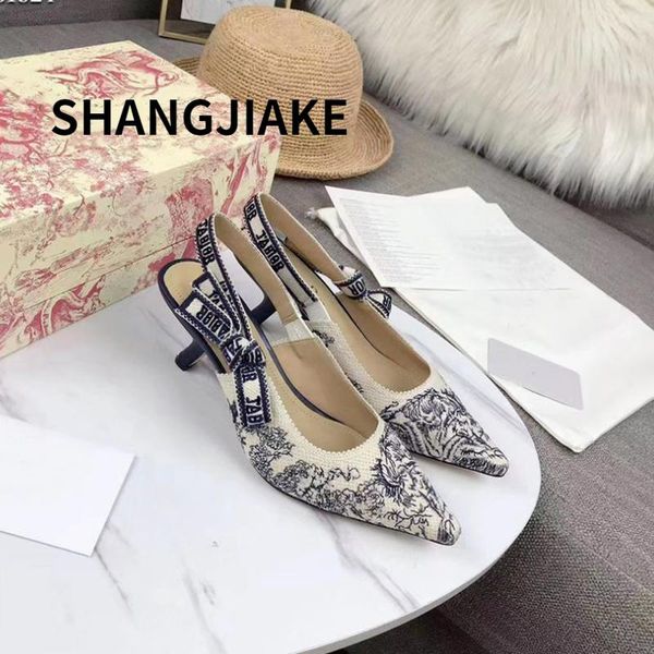 dress shoes pointed high heels women 2021 embroidery autumn single heel space stiletto sandals letter word buckle women's shoes41, Black
dress shoes pointed high heels women 2021 embroidery autumn single heel space stiletto sandals letter word buckle women's shoes41, Black