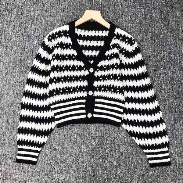 sweater knit aw2021 women's v-neck long sleeve contrast stripe stitching loose short ted cardigan coat, White;black
sweater knit aw2021 women's v-neck long sleeve contrast stripe stitching loose short ted cardigan coat, White;black