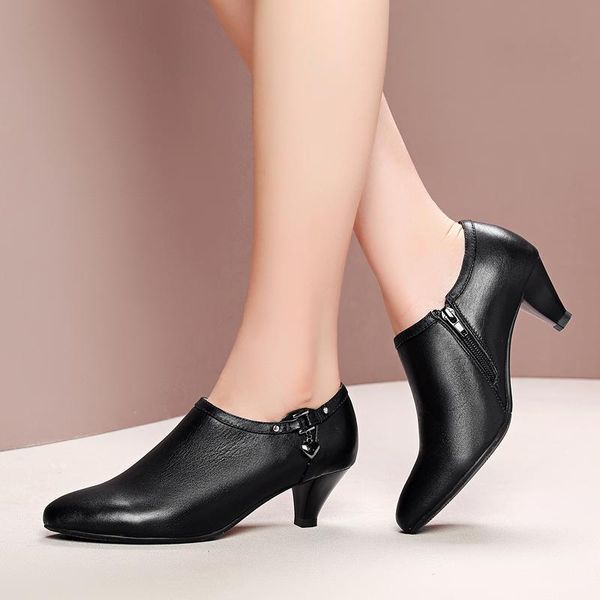 dress shoes 2021 women pu leather stilettos comfortable simple mom shoe spring women's heels fashion design zapatos u22-57, Black
dress shoes 2021 women pu leather stilettos comfortable simple mom shoe spring women's heels fashion design zapatos u22-57, Black