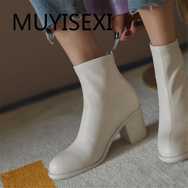boots ankle soft cow leather zip big size round toe keep warm 6.5cm thick heels solid vintage classic tn48 muyisexi, Black
boots ankle soft cow leather zip big size round toe keep warm 6.5cm thick heels solid vintage classic tn48 muyisexi, Black