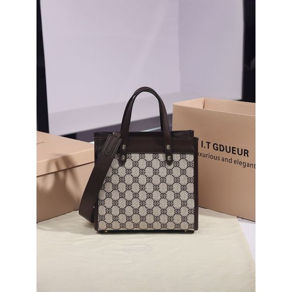 women's handbag new leisure commuter tote bag women's summer broadband versatile fashion one shoulder messenger bag
women's handbag new leisure commuter tote bag women's summer broadband versatile fashion one shoulder messenger bag