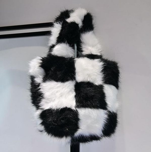 autumn/winter trendy niche design female bags checkerboard messenger bag fashion plush handbag
autumn/winter trendy niche design female bags checkerboard messenger bag fashion plush handbag